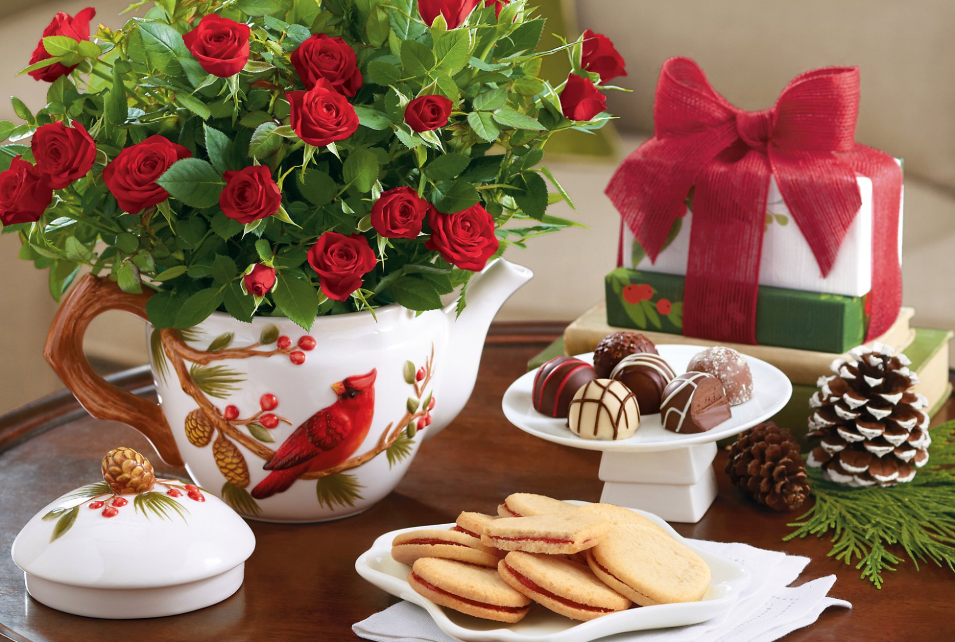 vacaciones galletas chocolate dulces ramo flores rosas mesa año nuevo navidad caja regalo cinta