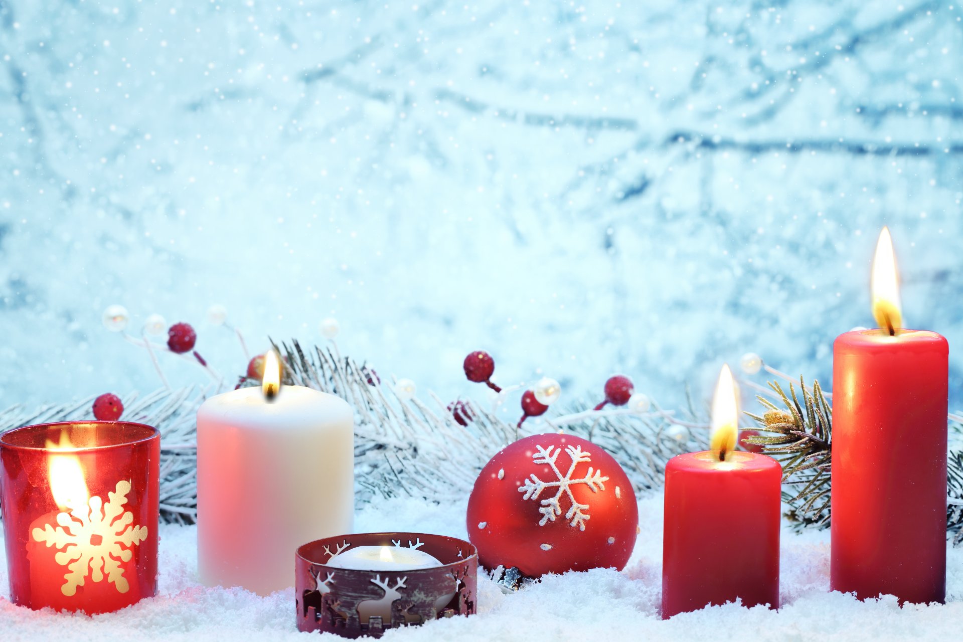 feliz navidad año nuevo velas cereza bolas decoraciones bokeh linternas nieve rojo bolas luces