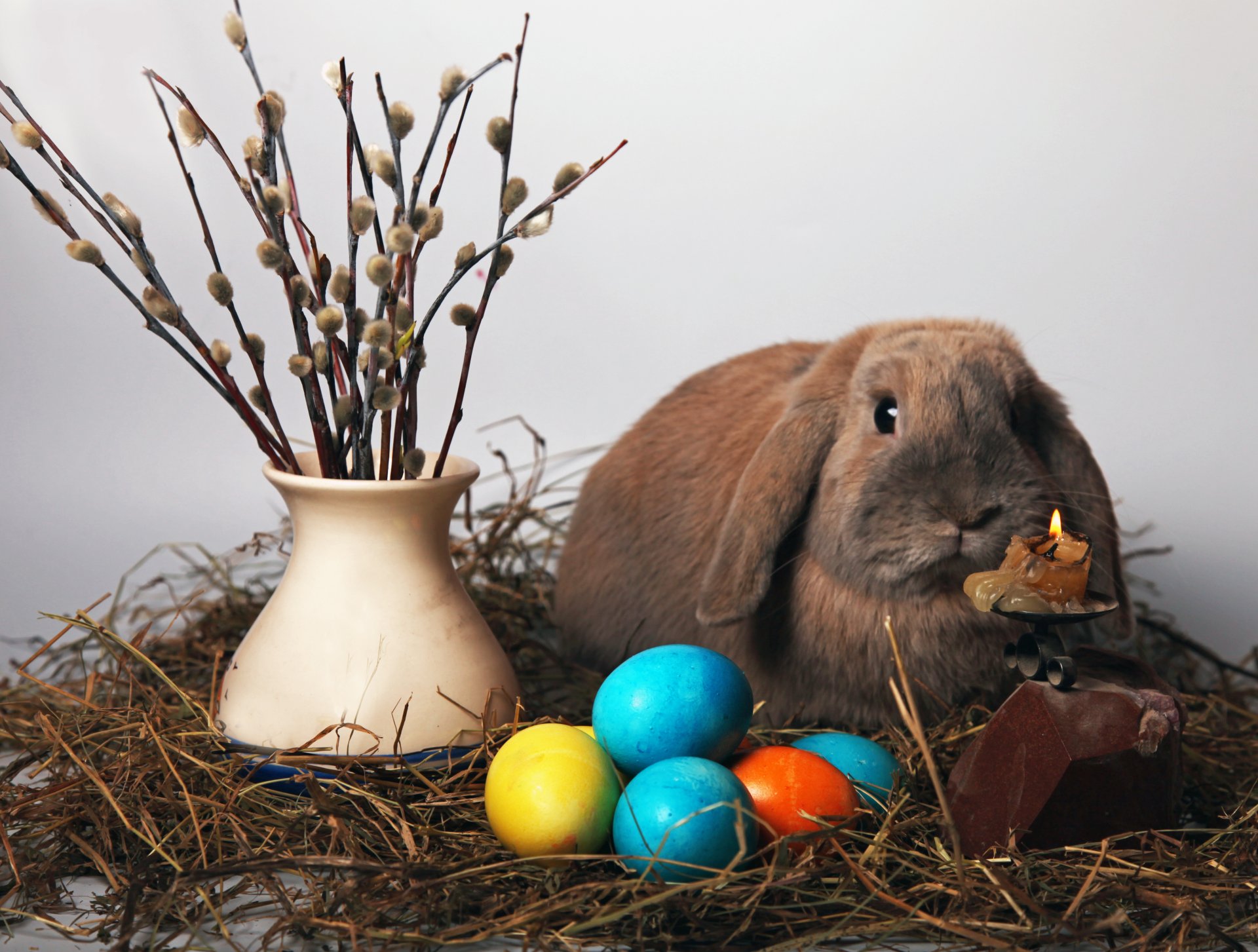 conejo pascua huevo vela sauce florero