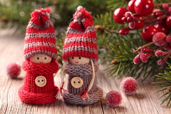 Button Dolls - New Year s knitted girlfriends