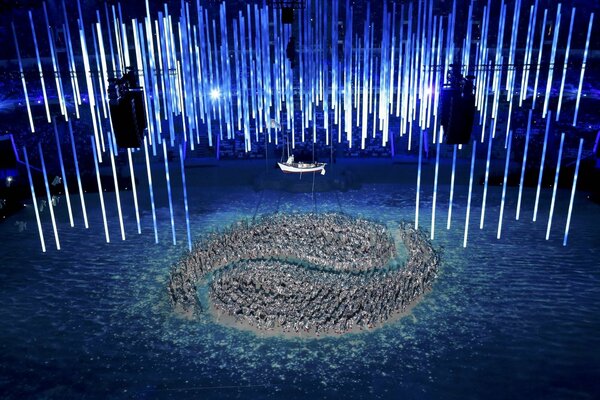 An interesting presentation of the closing ceremony of the Olympic Games