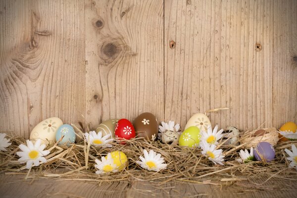 Oeufs de Pâques à mena avec des fleurs