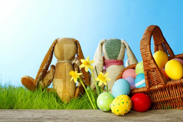 Una buona tradizione per dipingere e decorare le uova per Pasqua