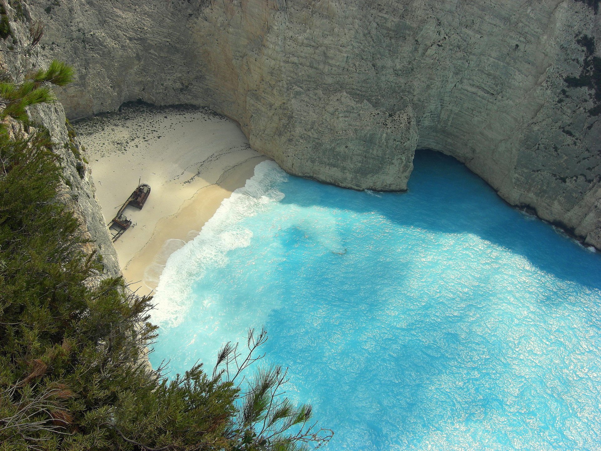 grèce plage mer sable falaise vue altitude