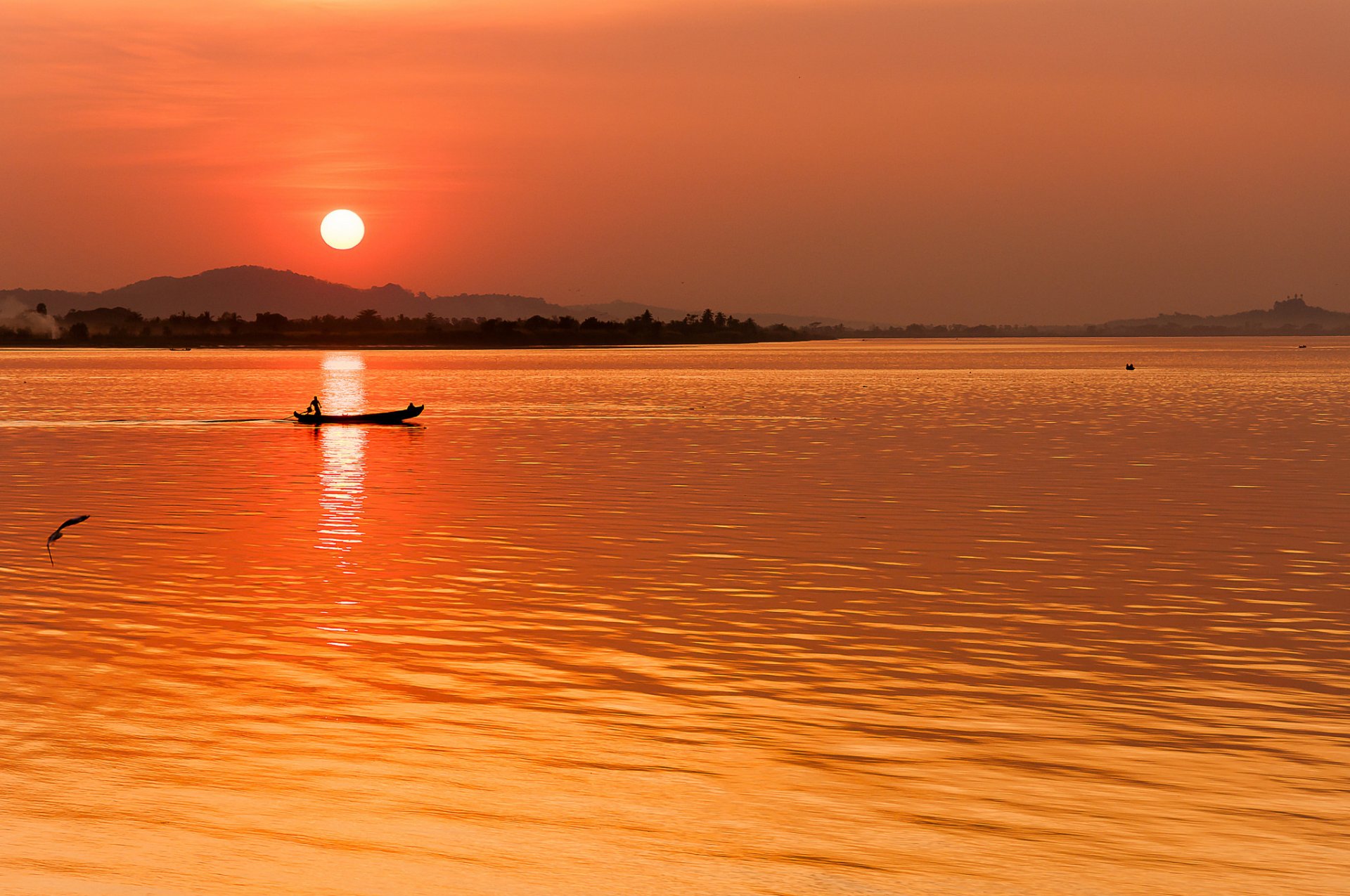 river boat sun dawn