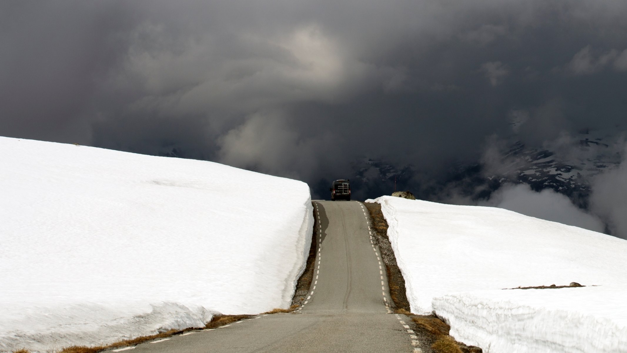 hardangervidda noruega carretera nieve