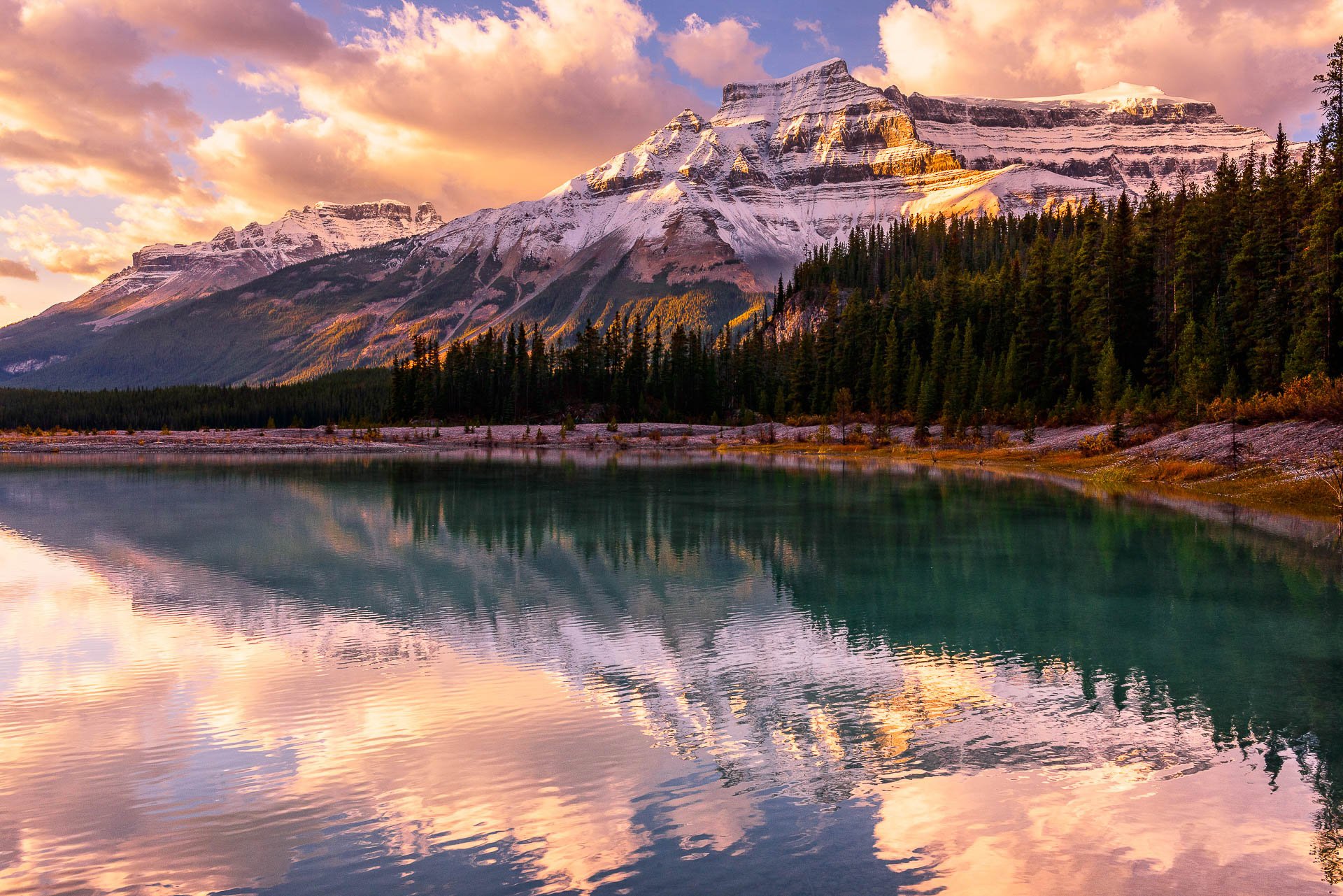 alberta parque nacional banff canadá lago bosque montañas puesta de sol