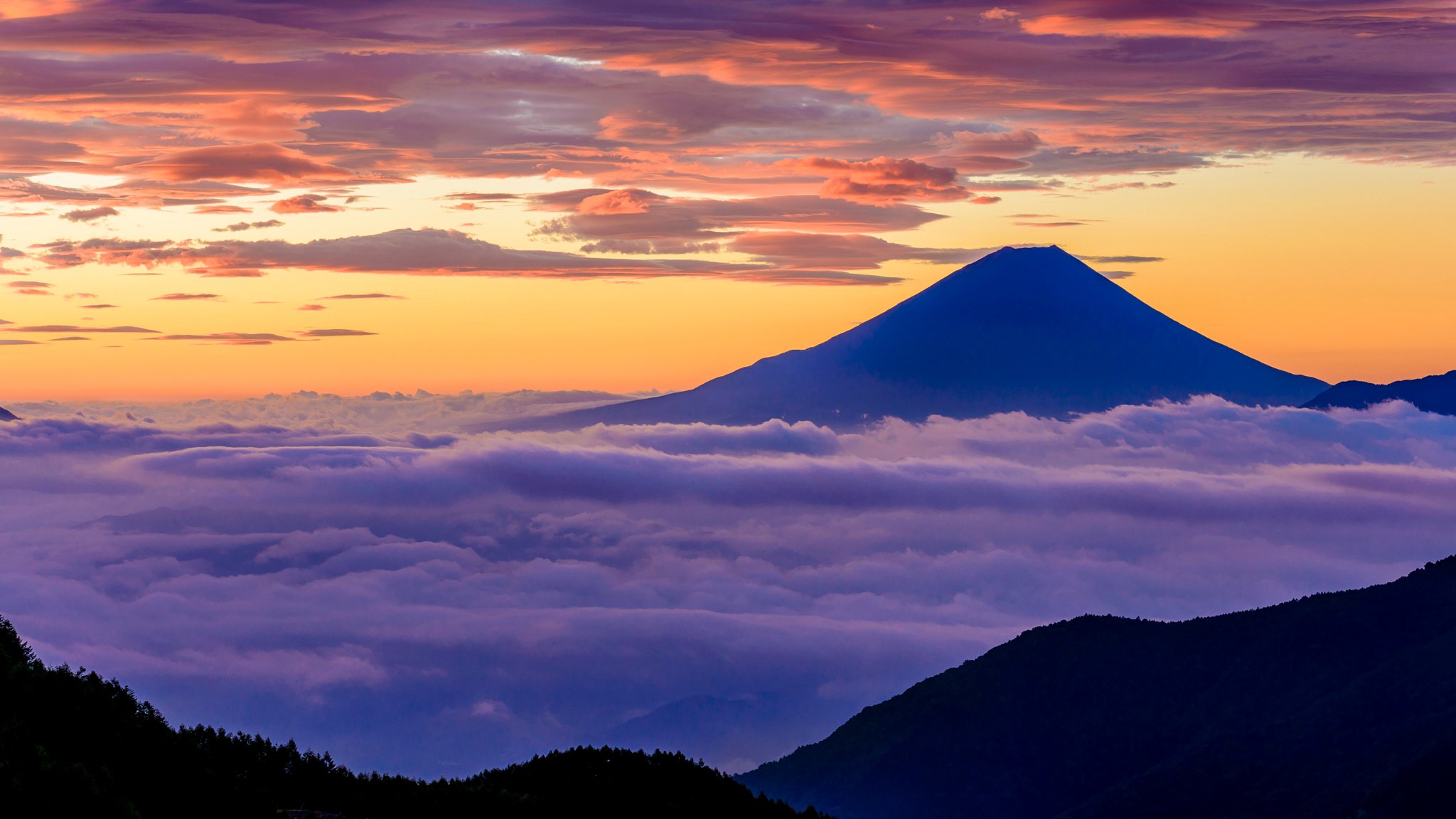 japón isla de honshu estratovolcán montaña fujiyama 山山 cielo nubes luz