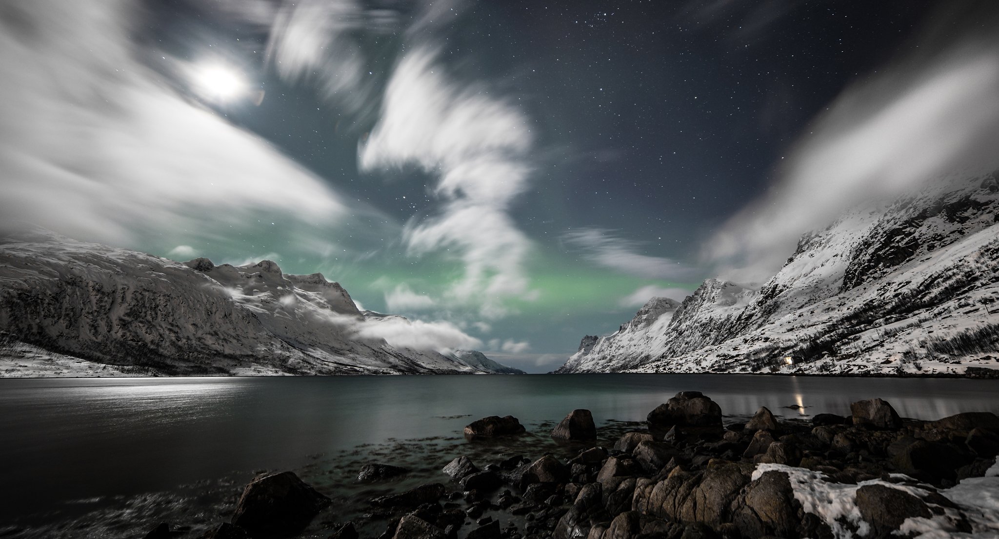 ersfjorden norwegen ersfjordbotn fjord berge nordlichter