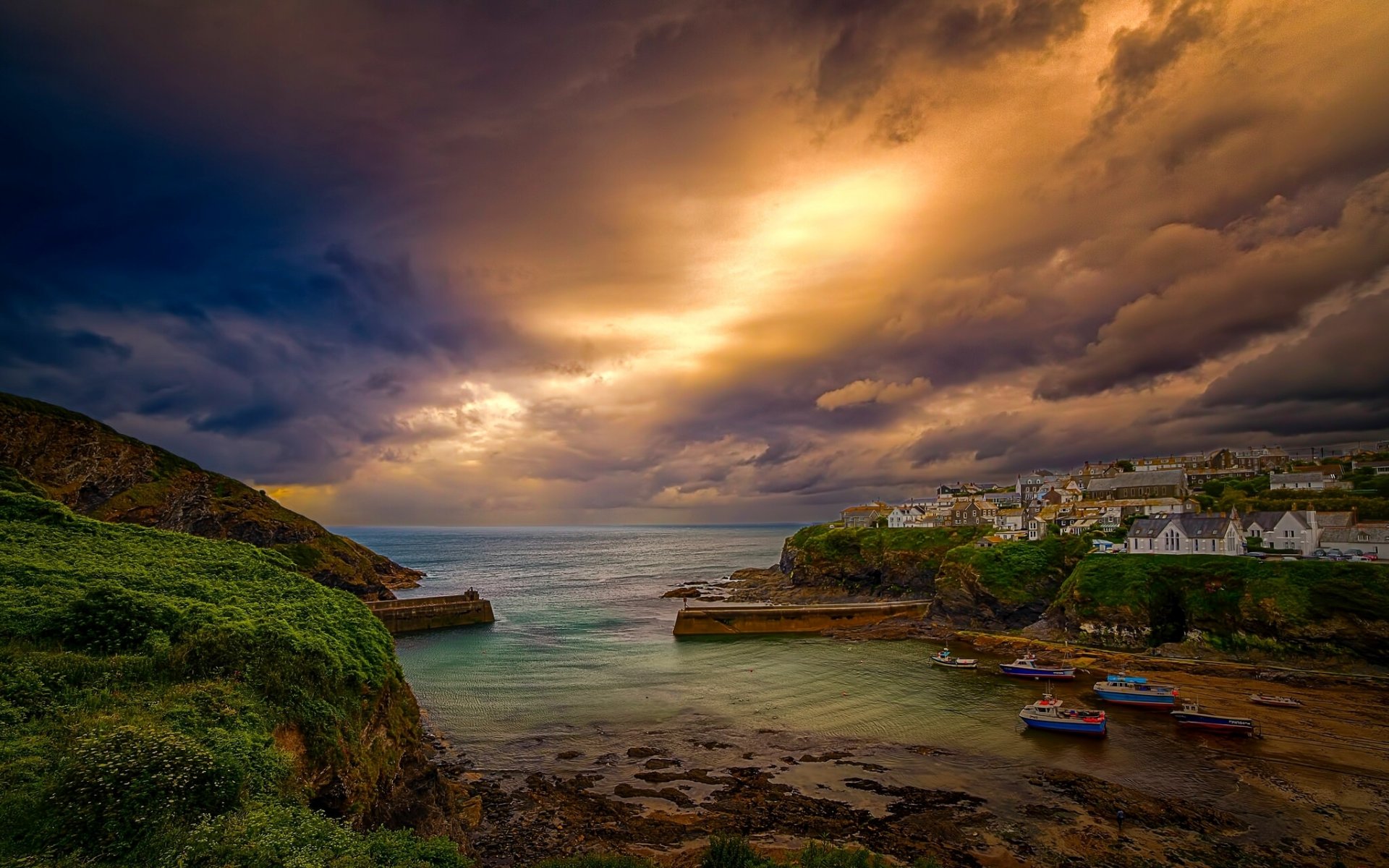 puerto de isaac mar celta cornualles inglaterra mar celta mar bahía costa pueblo barcos nubes