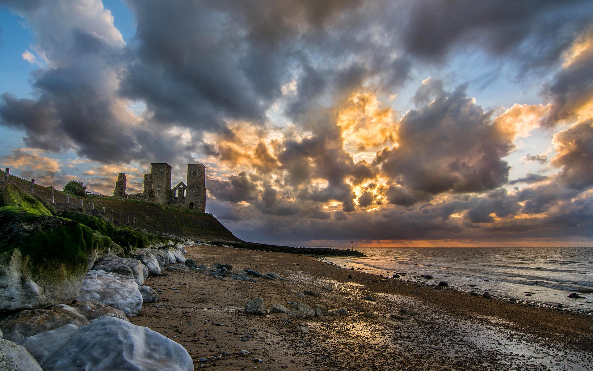 angleterre ciel nuages pente ruines mer pierres