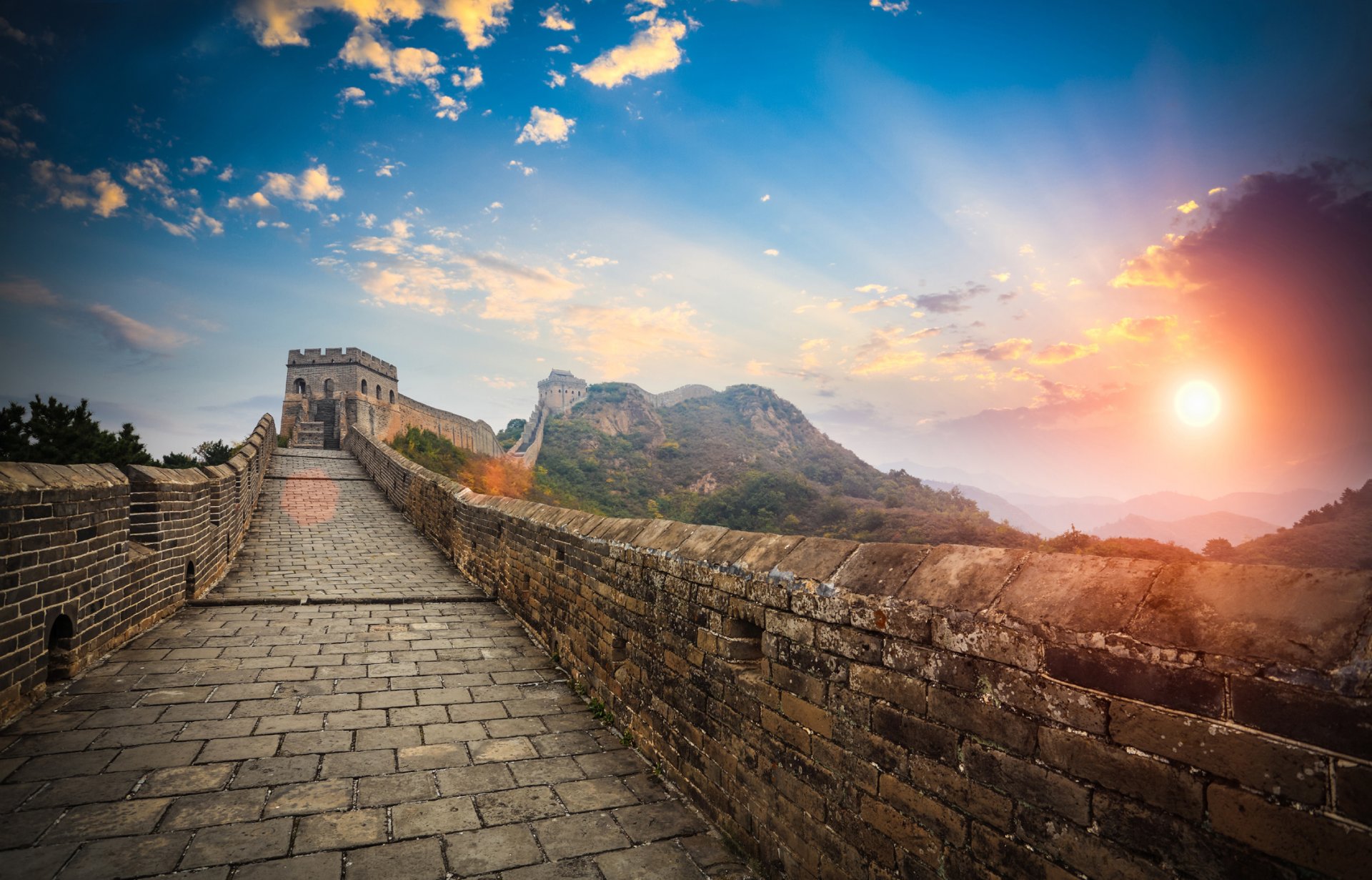 paysage chine montagnes watchtower tours forteresse murs grande muraille de chine grande muraille de chine iiivec bc-1644g matin rayons de lumière l une des nouvelles sept merveilles du monde été tourisme vacances voyage ma planète flou bokeh fond d écran