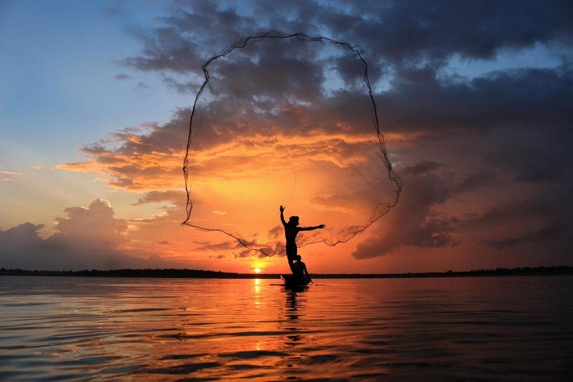 tailandia cielo puesta de sol barco pescador red