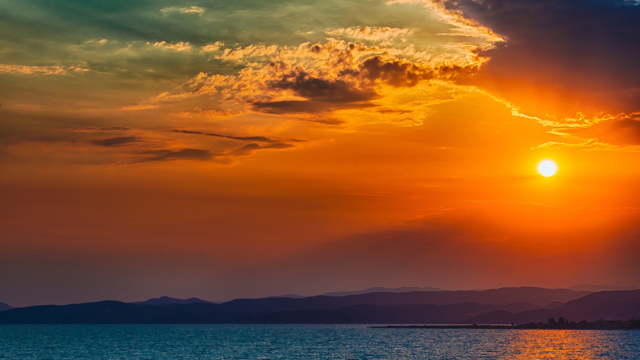 oceano acqua cielo nuvole orizzonte tramonto sole montagne alberi isola