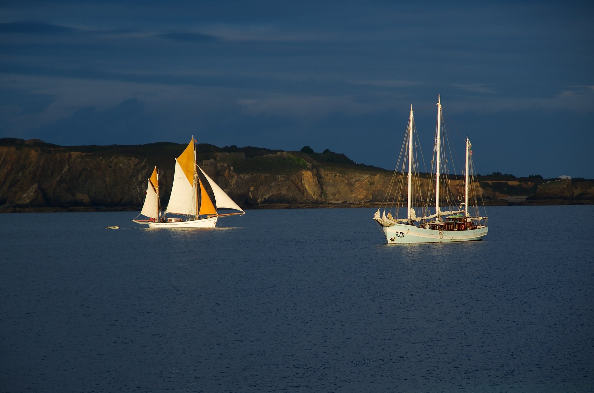 mer navires voiliers côte ciel