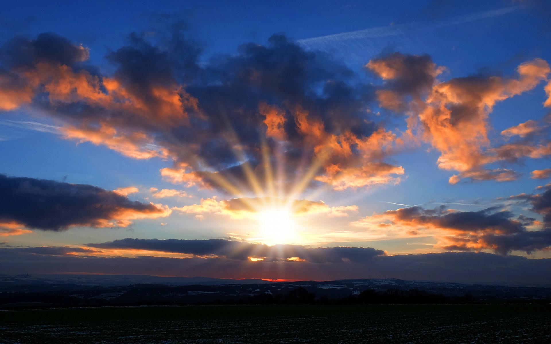 coucher du soleil soir soleil nuages ciel rayons