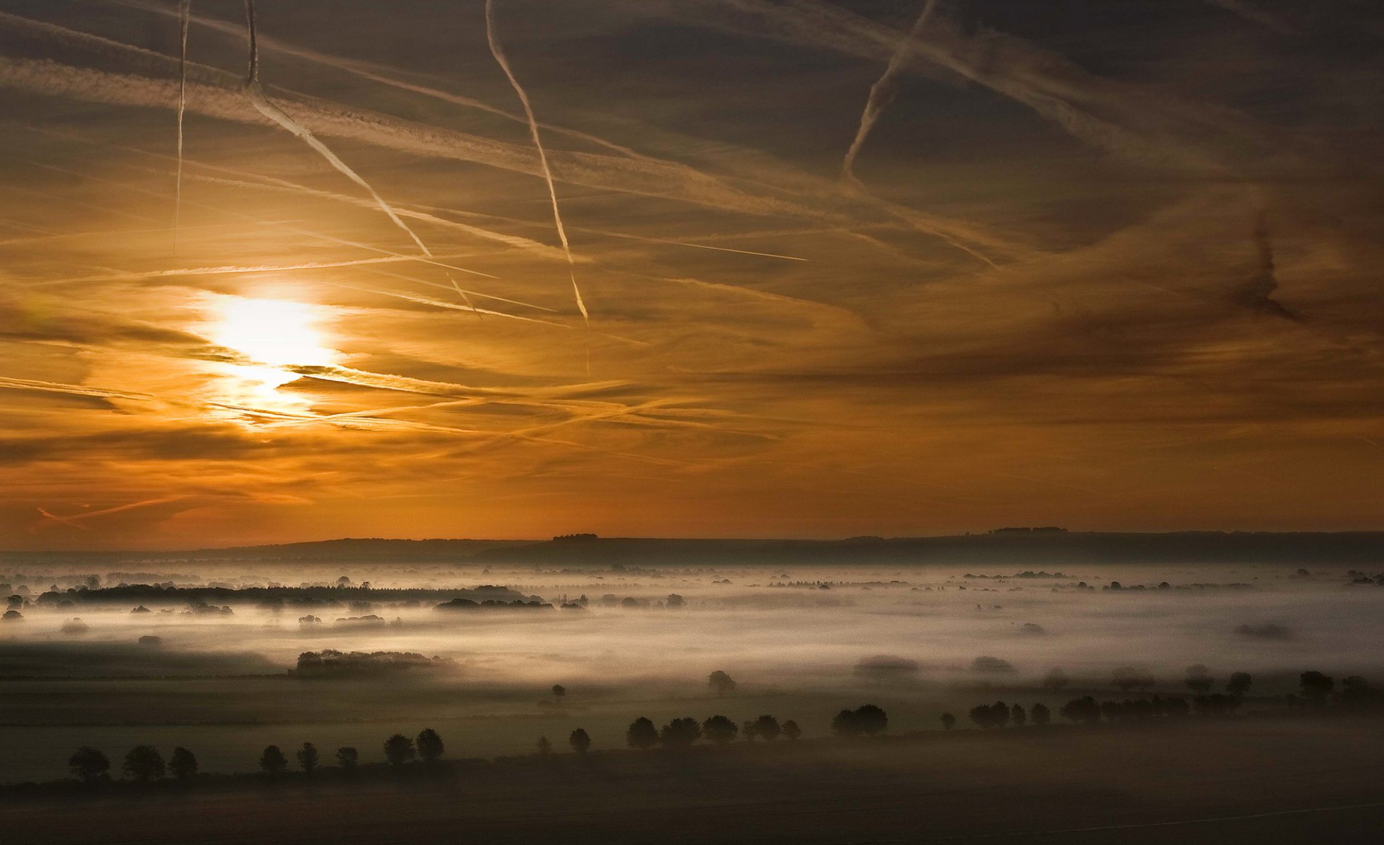 cielo nuvole tramonto valle campo alberi nebbia