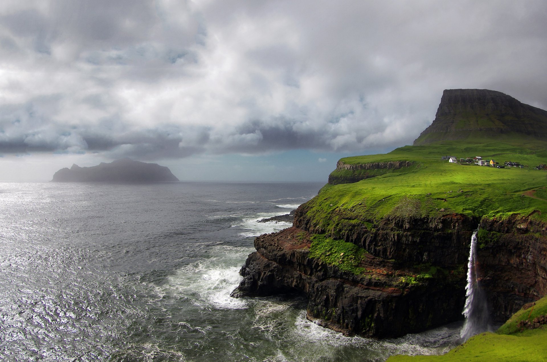 islas feroe isla cascada océano atlántico montaña rocas