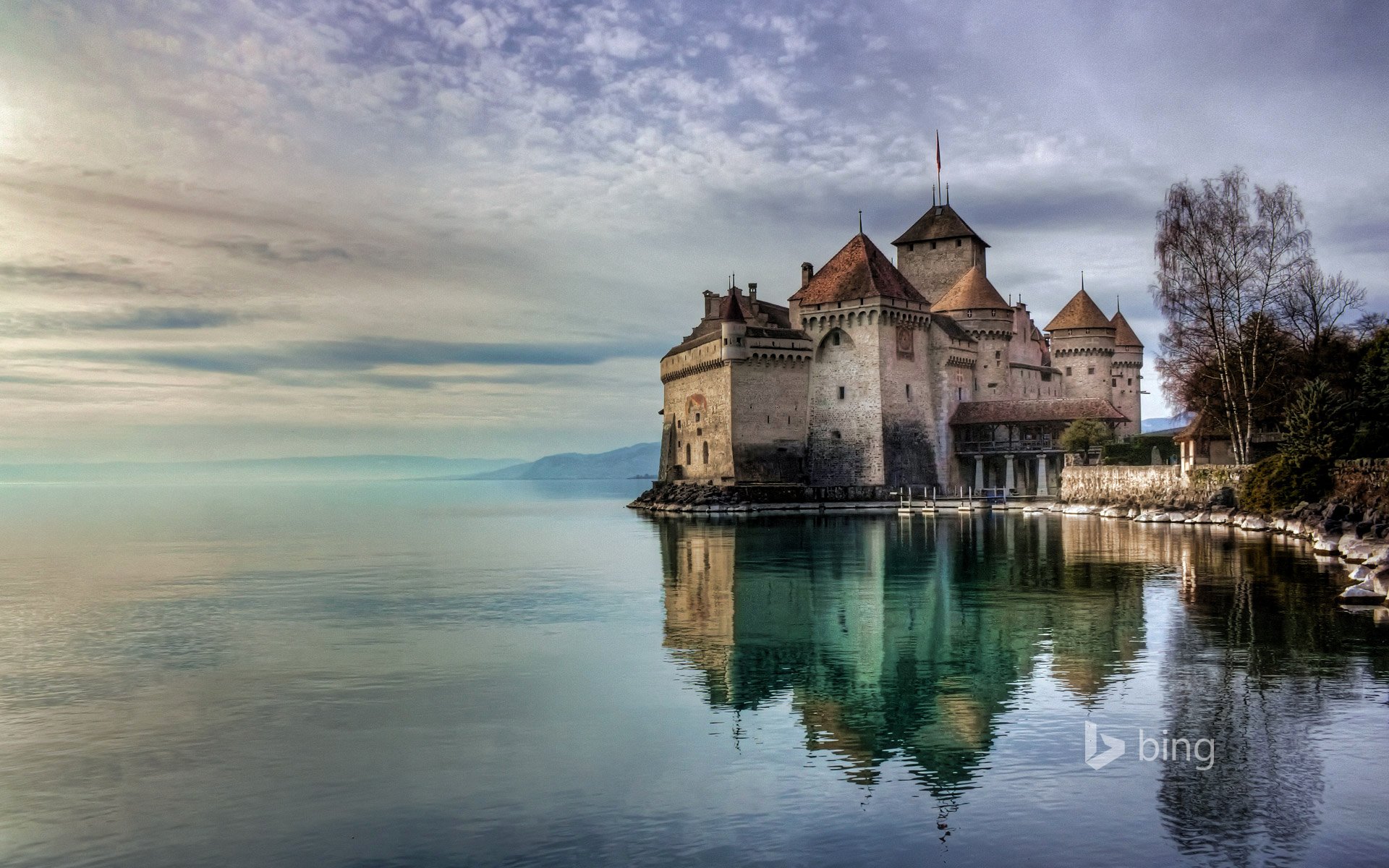 castello di chillon lago di ginevra svizzera cielo paesaggio acqua alberi