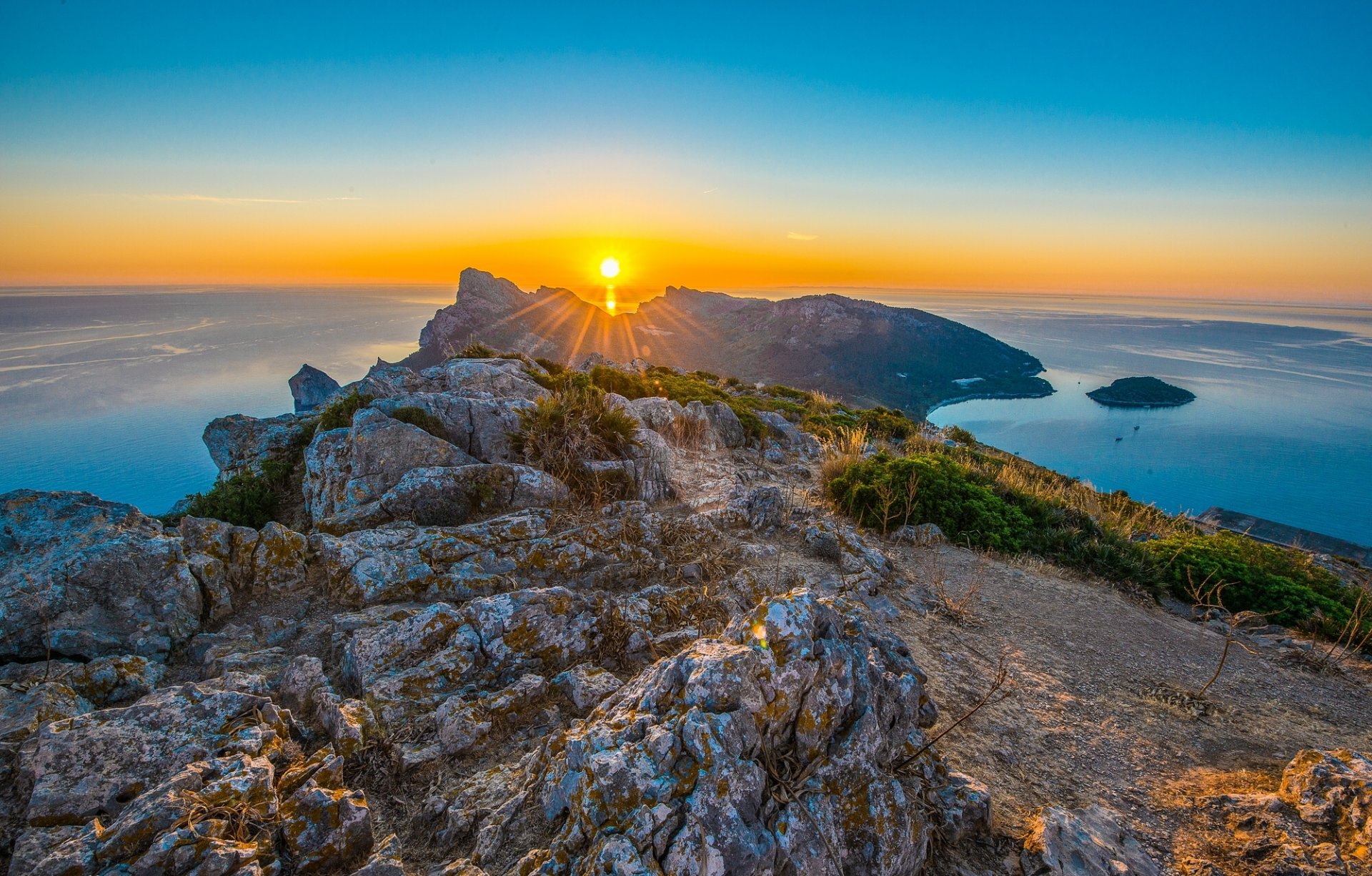 cap de formentor majorka hiszpania morze śródziemne przylądek formentor majorka przylądek morze skały świt wschód słońca