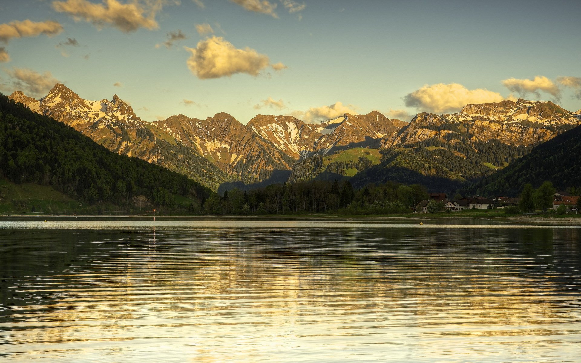 montagne lago paesaggio