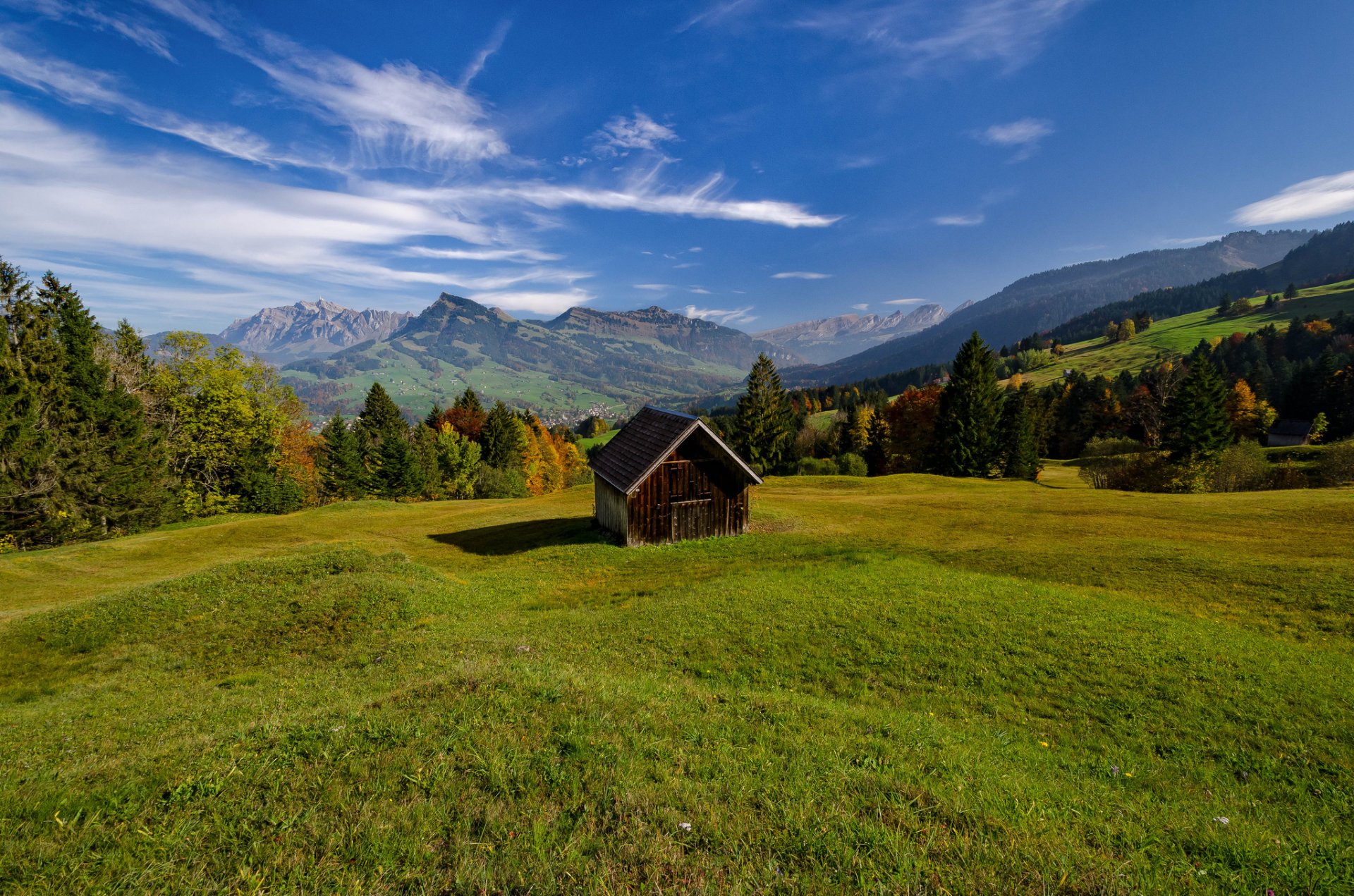 toggenburg szwajcaria alpstein alpy alpstein góry dolina łąka chata