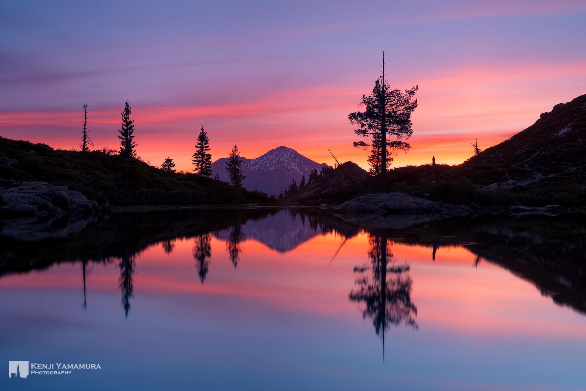 kenji yamamura fotografo monte shasta cuore lago tramonto montagna riflessione