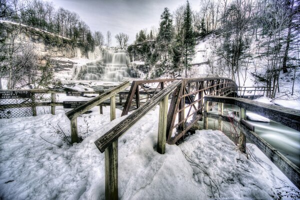 Title winter bridge across the river