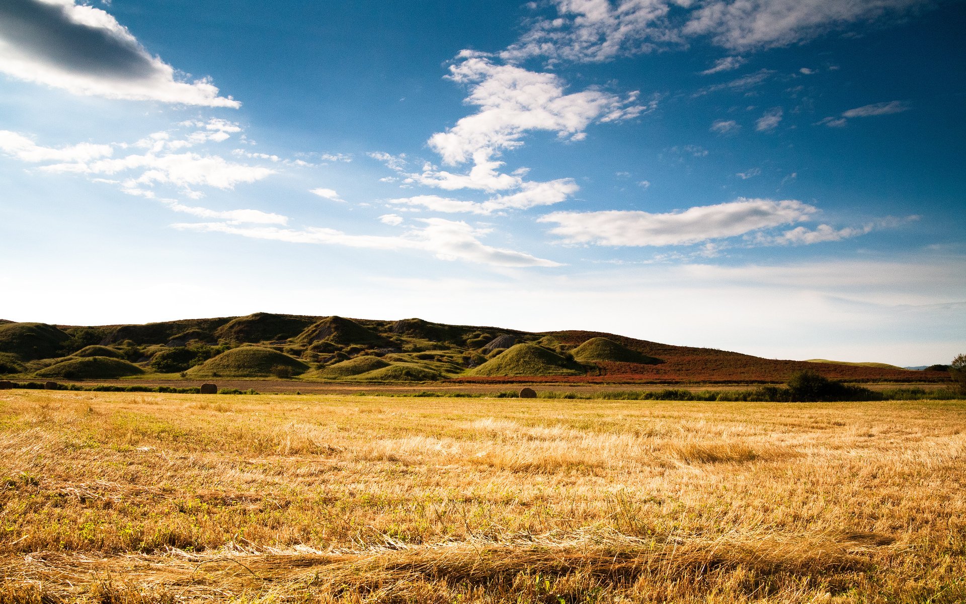 campo colline cielo nuvole natura