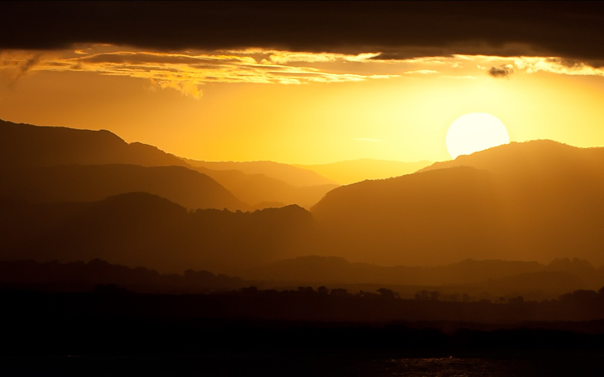 byron bay australie paysage montagnes coucher de soleil