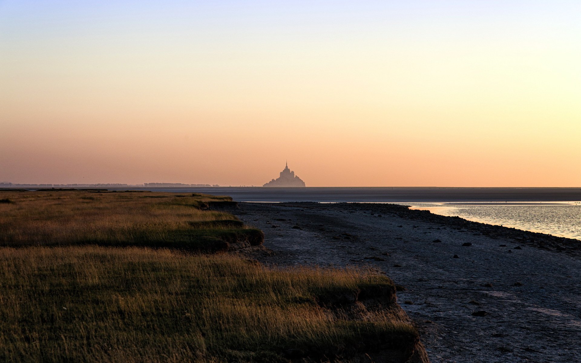 unset mont saint michel