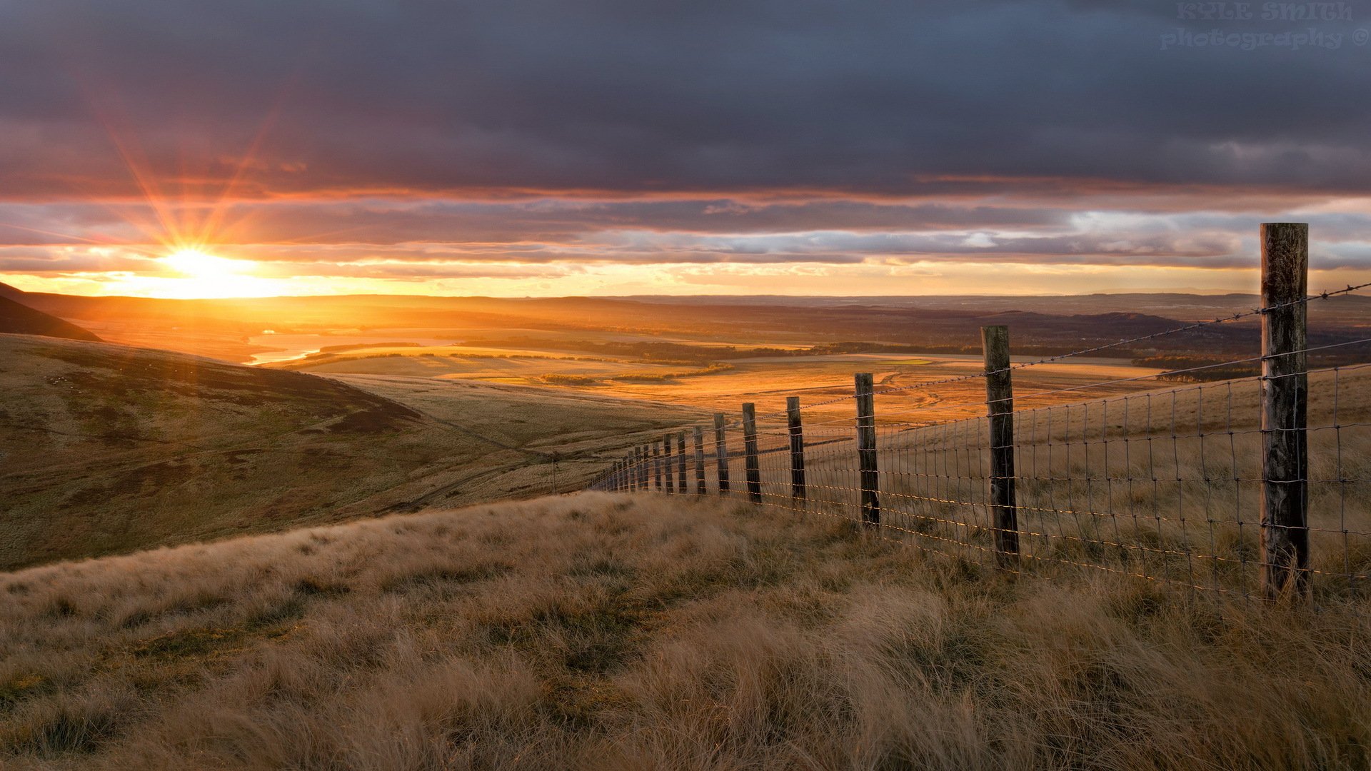 tramonto campo recinzione