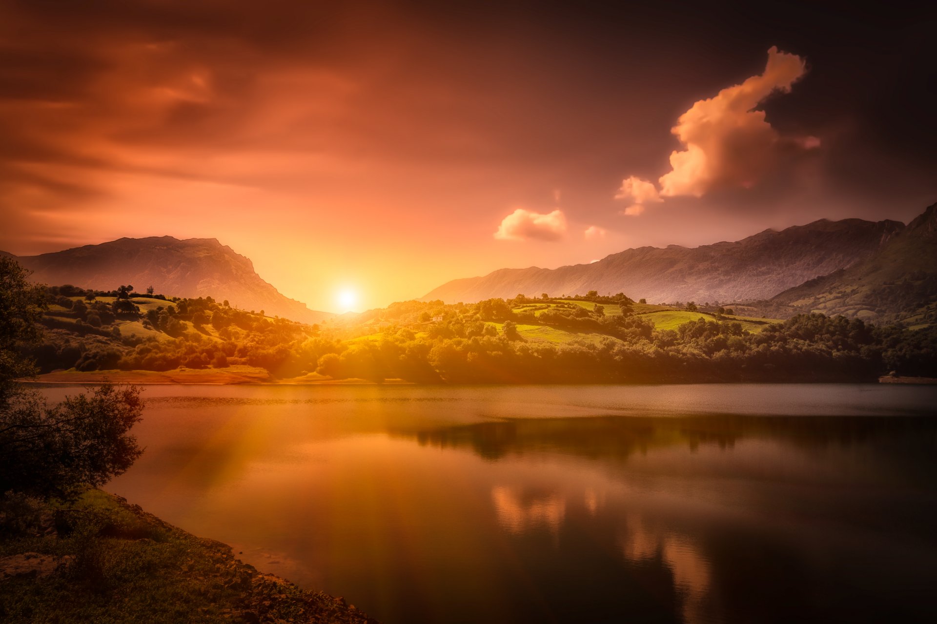 réservoir alfilorios asturies espagne réservoir coucher de soleil montagnes