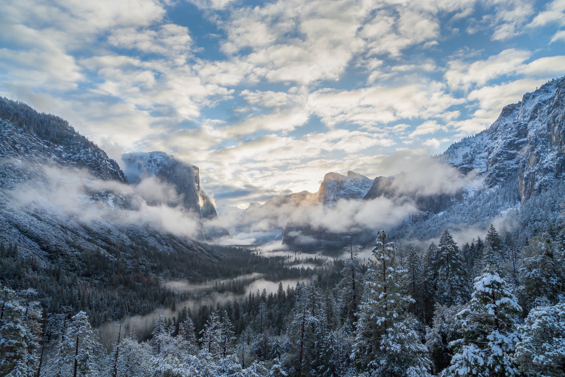 parc national de yosemite californie sierra nevada yosemite montagnes vallée hiver forêt nuages