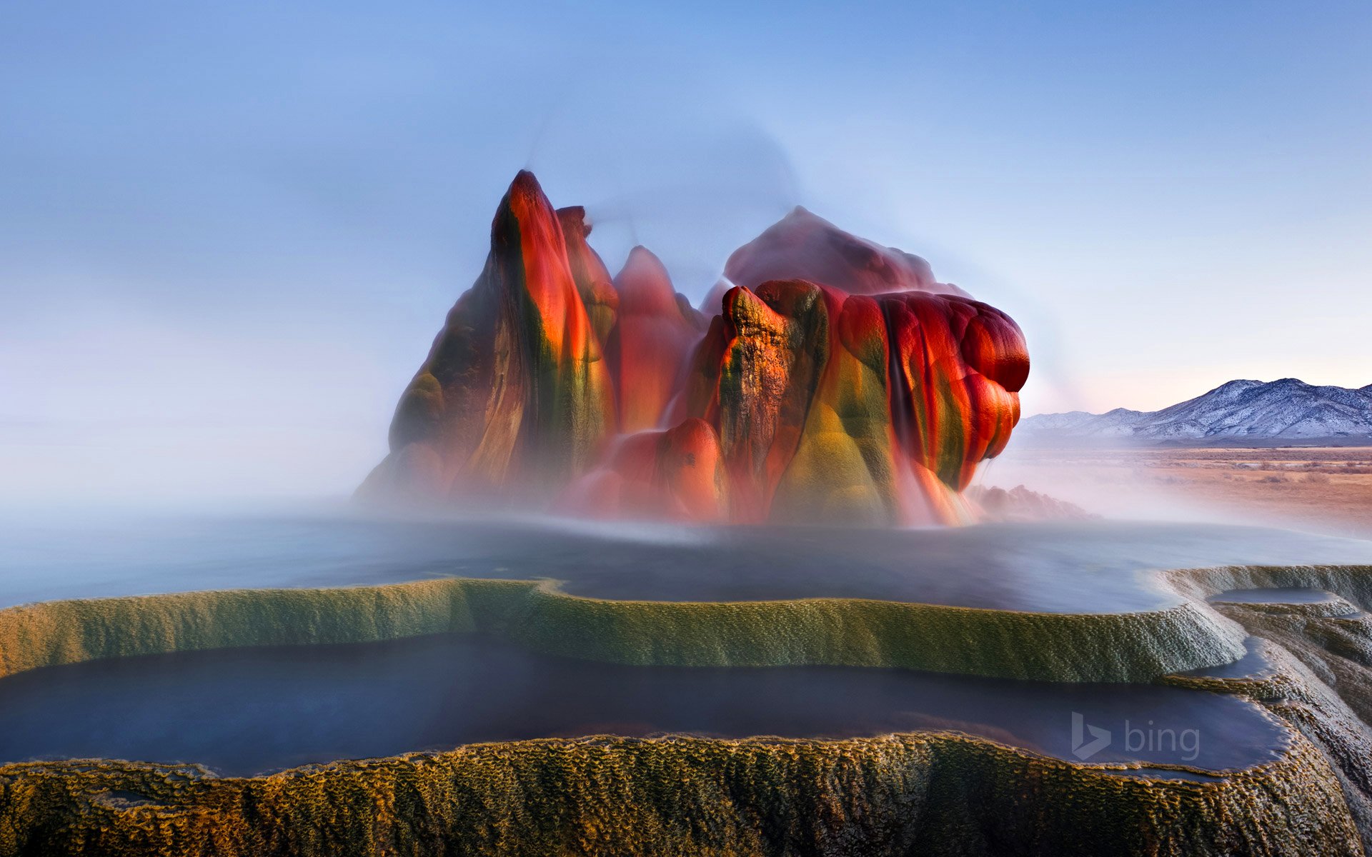 nevada usa fly fly geyser geyser artificielle ciel montagnes éclaboussures