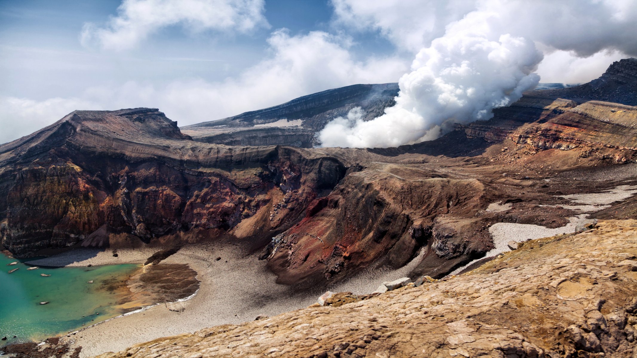 rusia kamchatka kamchatsky montañas piedras roca volcán humo