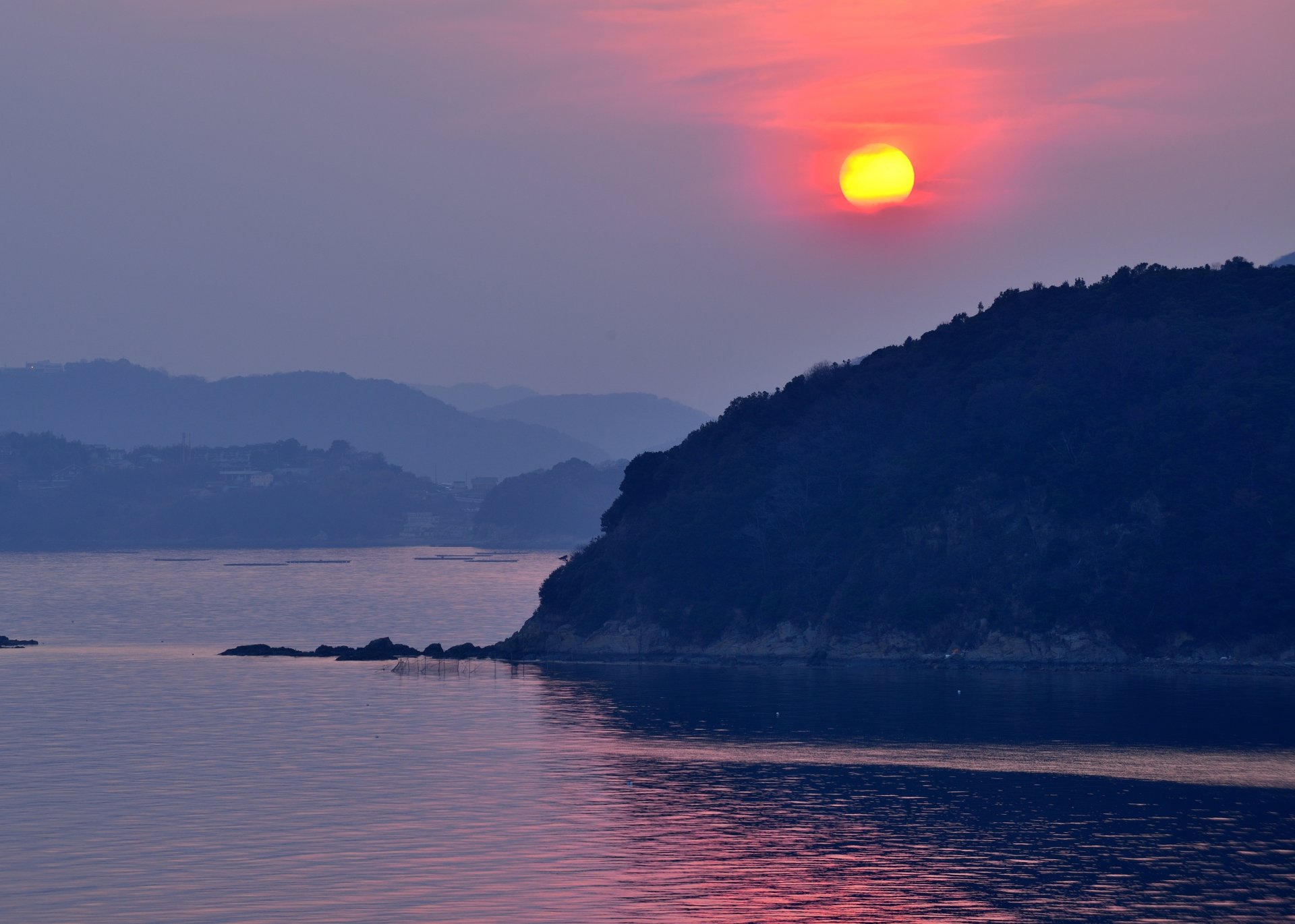 tatsuno prefectura de hyogo japón tatsuno mar puesta de sol montañas