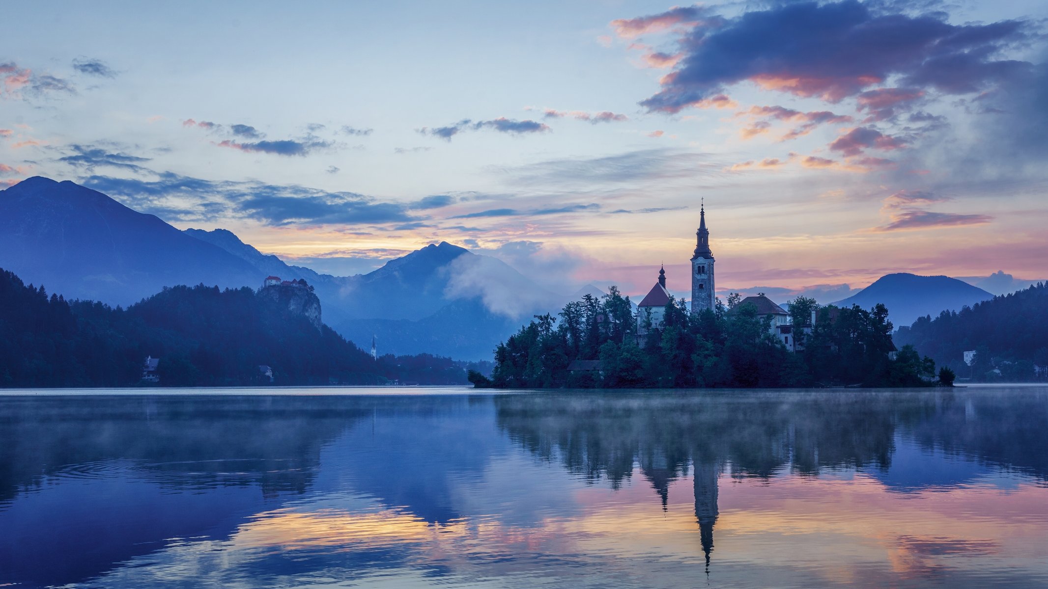 lago bled eslovenia lago bled iglesia mariina montañas isla lago iglesia reflexión