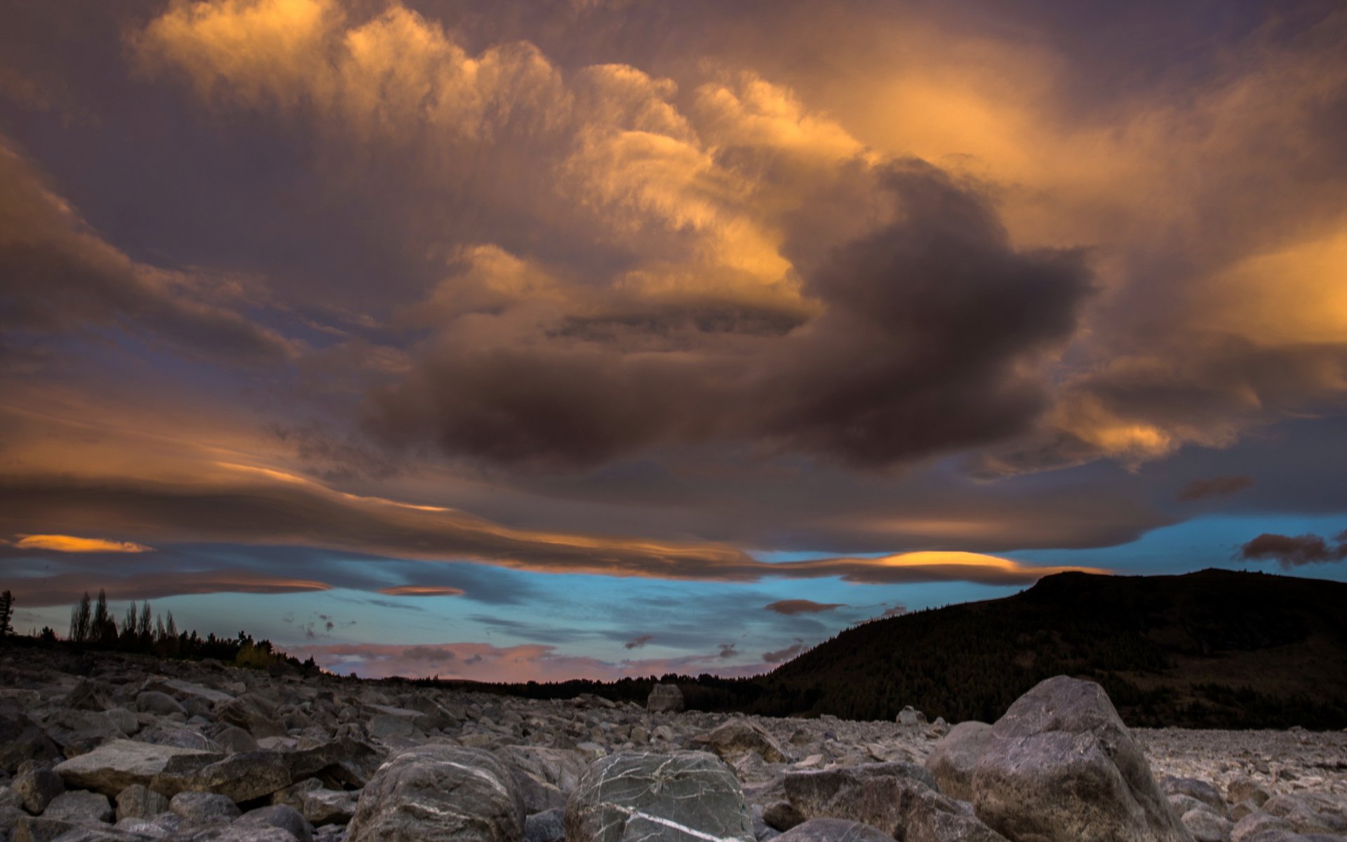 tekapo aube le soleil se lève nuages