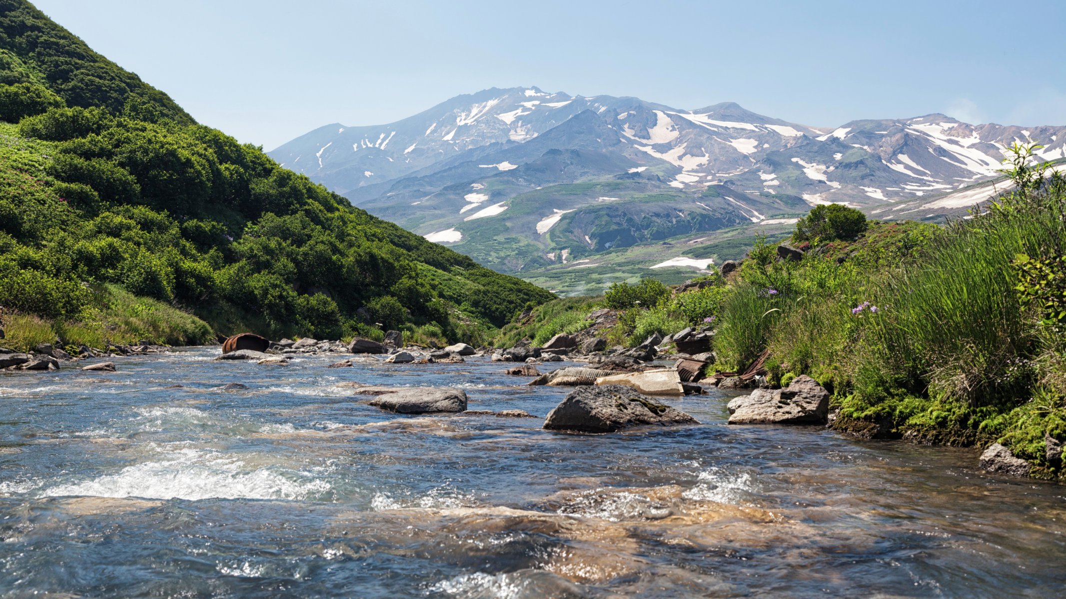 russia kamchatka kamchatsky montagne ruscello pietre corrente