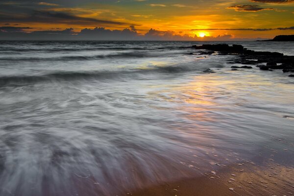 Paesaggio del mare al tramonto