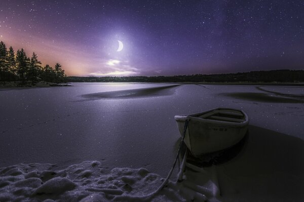 Lago in Norvegia in inverno