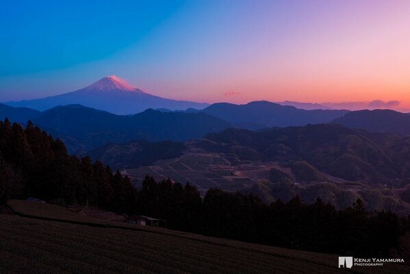 Beau coucher de soleil. Mont Fuji