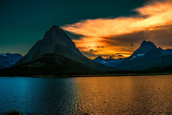 Lever du soleil dans le parc National des glaciers