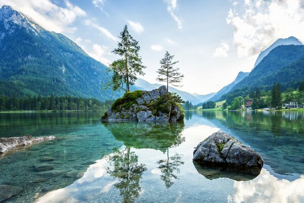 Turquoise lake in the Alpine mountains