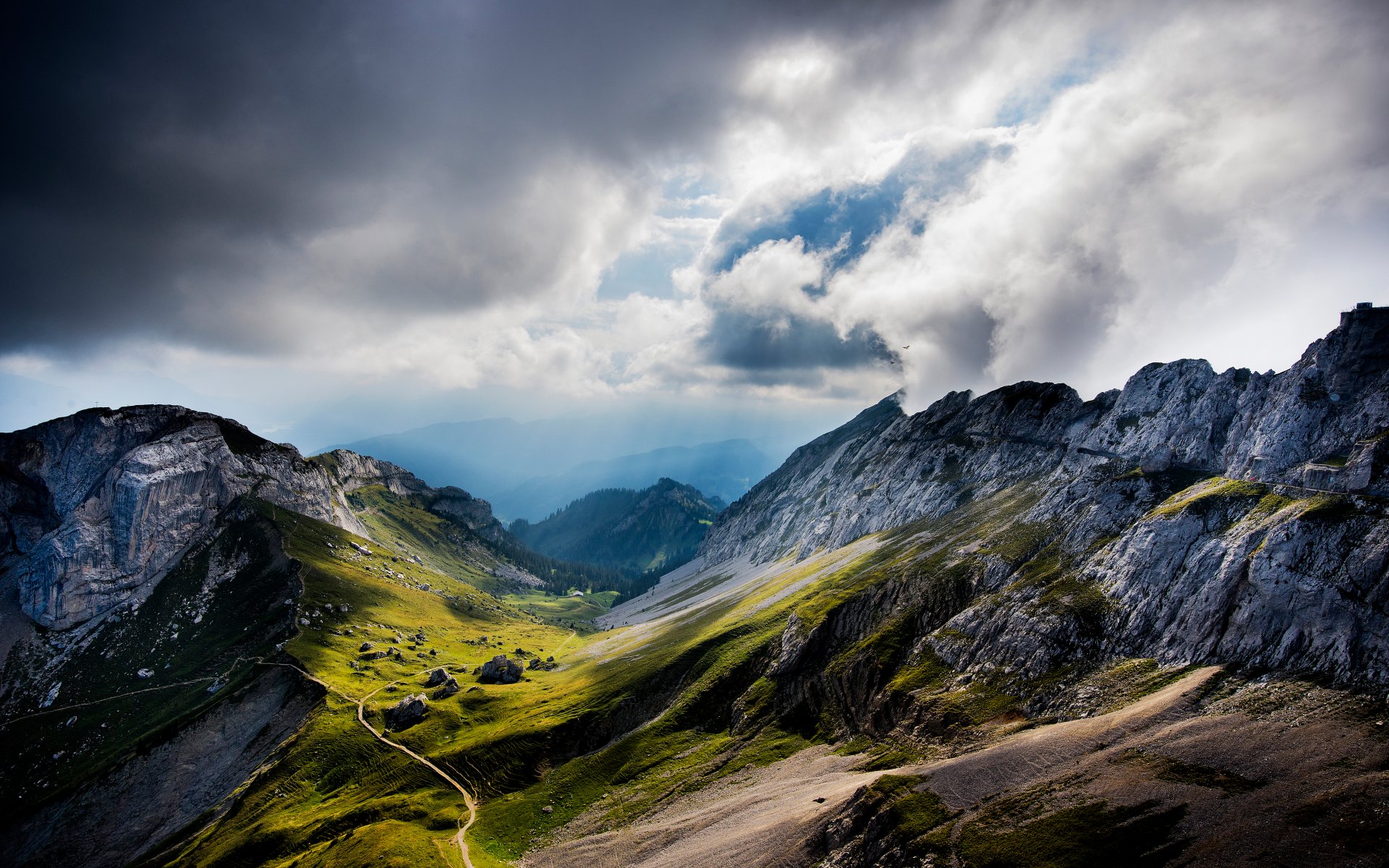 berg pilatus schweiz berge tal wolken