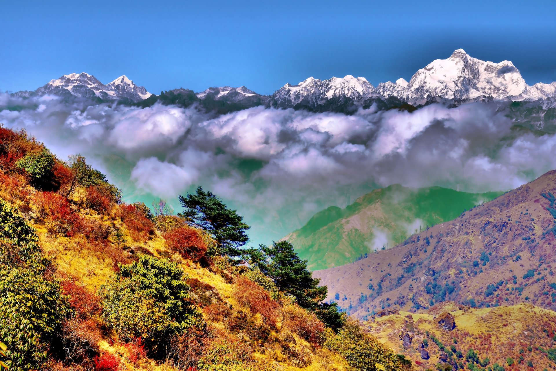 ingalila nationalpark westbengalen indien himalaya singalila herbst wolken berge