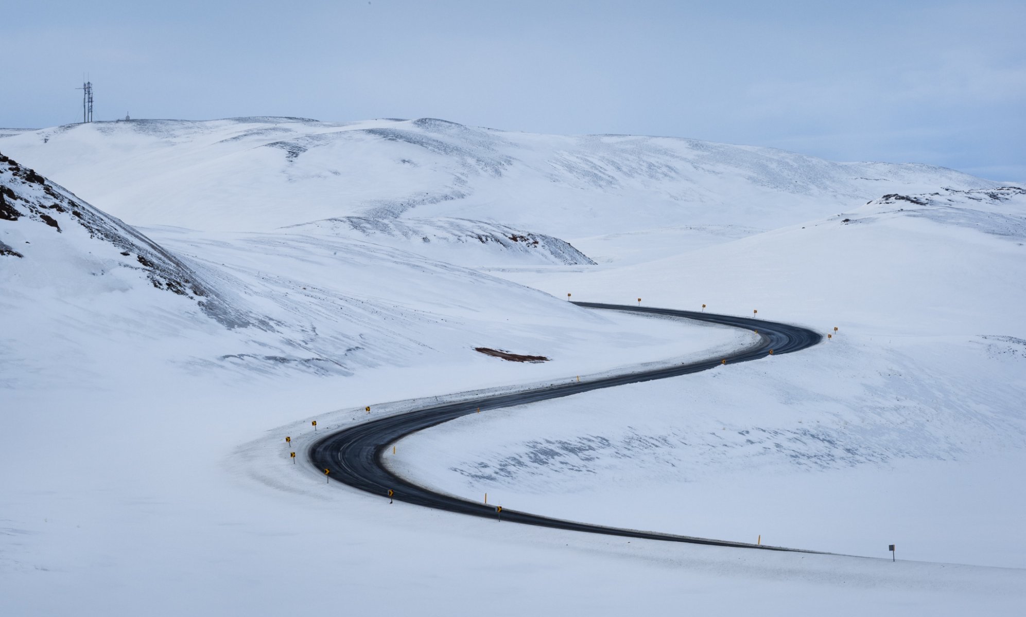 neige hiver route montagnes paysage