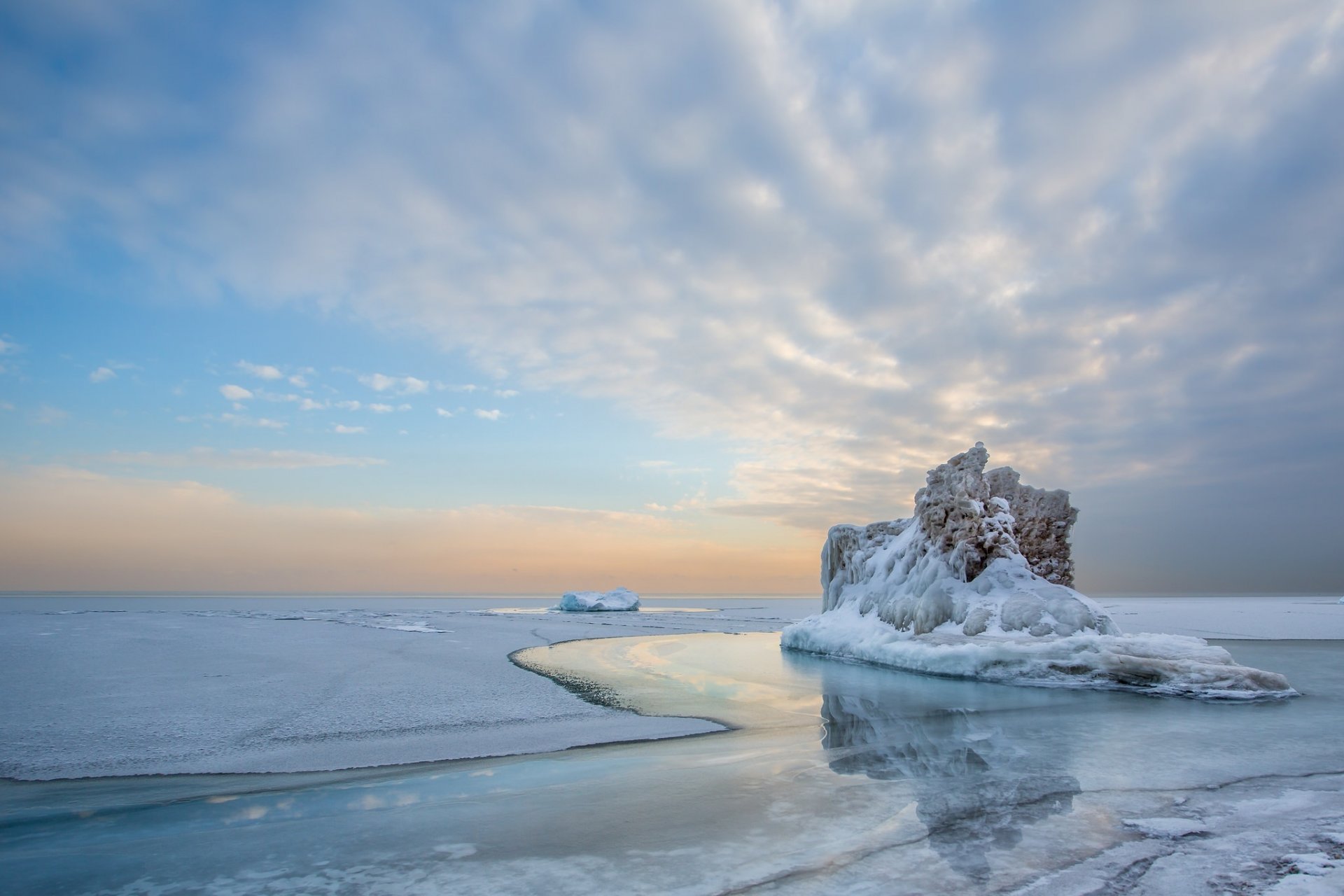 winter see wasser eisberg reflexion eis schnee kälte himmel wolken landschaft