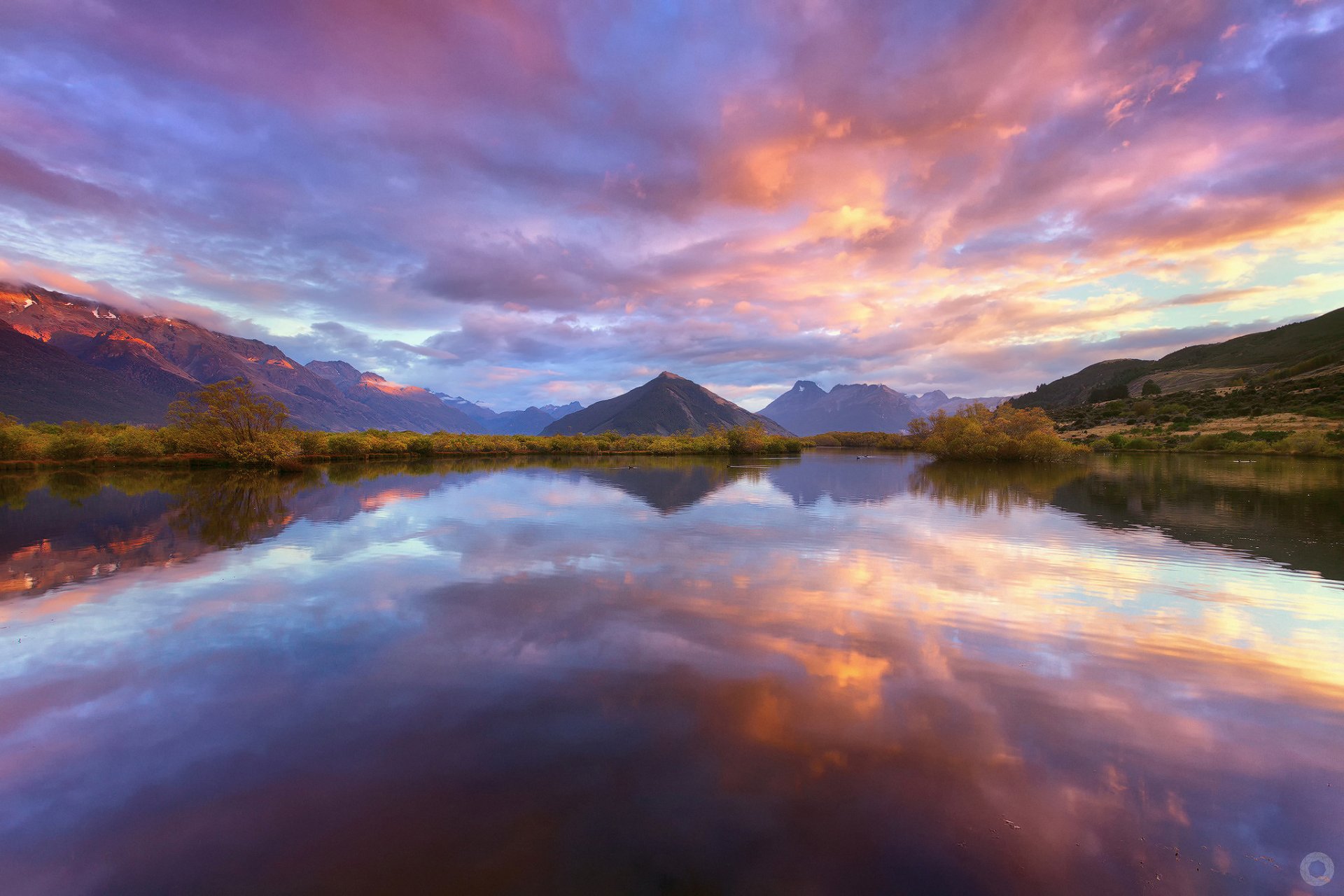 nueva zelanda isla sur wakatipu lago montañas reflejos cielo nubes